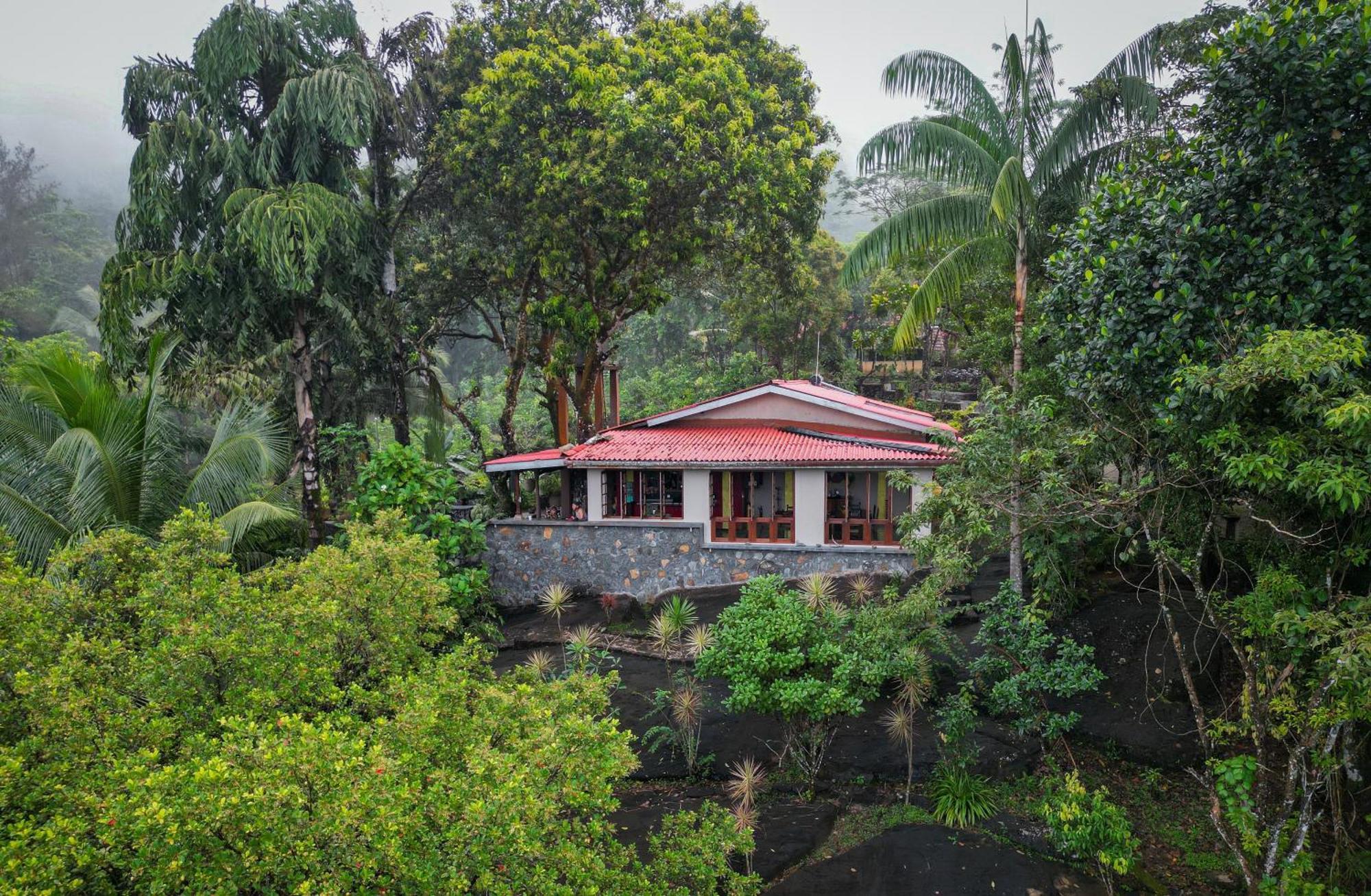 Singharaja Garden Agro Eco Lodge Pelawatta  Buitenkant foto